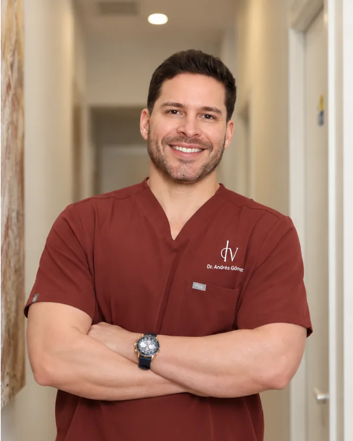Dr. Andrés Gómez, médico de Clínica Holivine