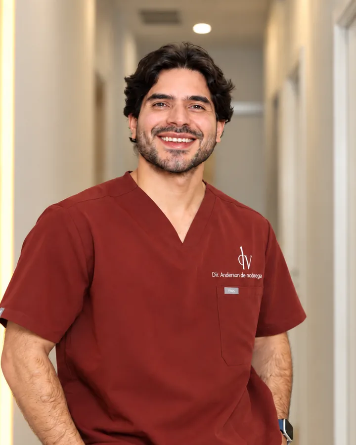Anderson de Nobrega, director de Clínica Holivine